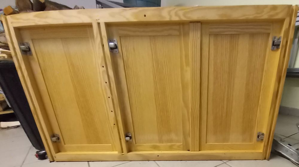 Fa&ccedil;ade de porte en pin massif Bricolage