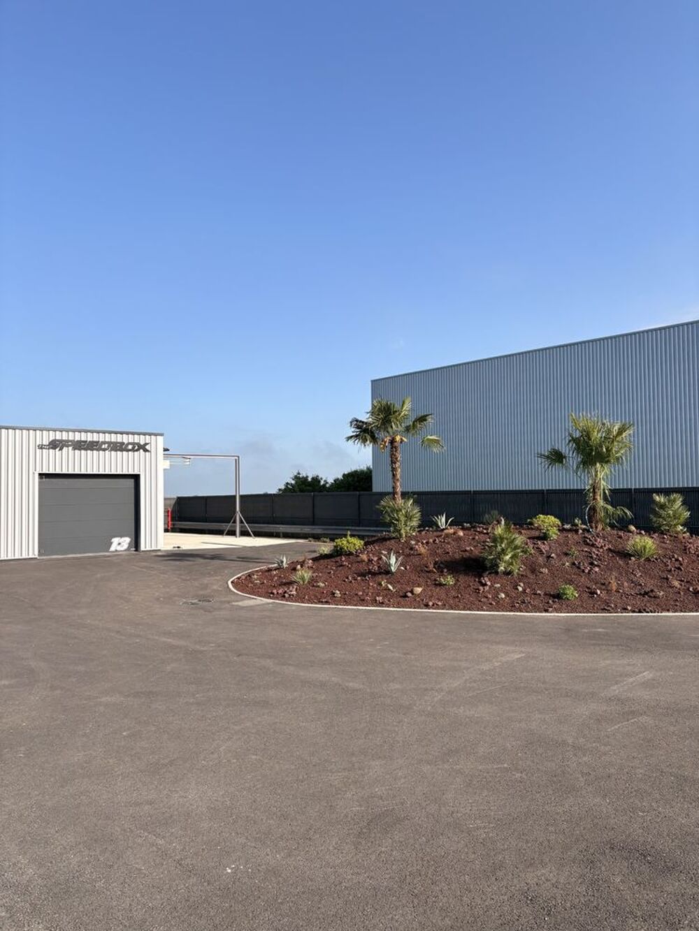 Location Parking/Garage BOX AUTOMOBILE INDIVIDUELS ET COLLECTIFS Faverolles