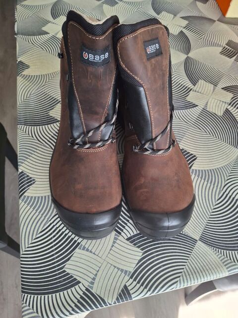 je une paire de chaussures de sécurité 50 Armentières (59)