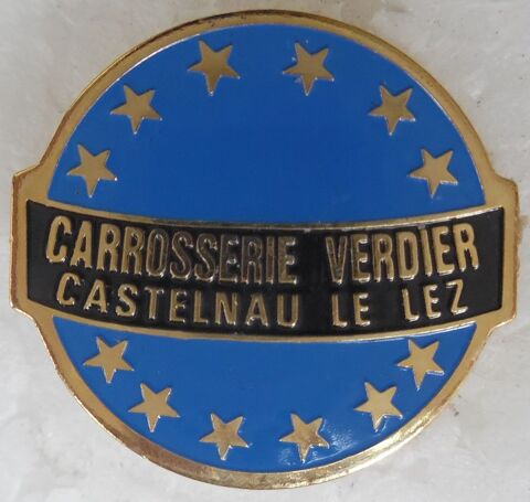 Pin's CARROSSERIE VERDIER neuf émaillé avec les 12 étoiles 8 Castries (34)