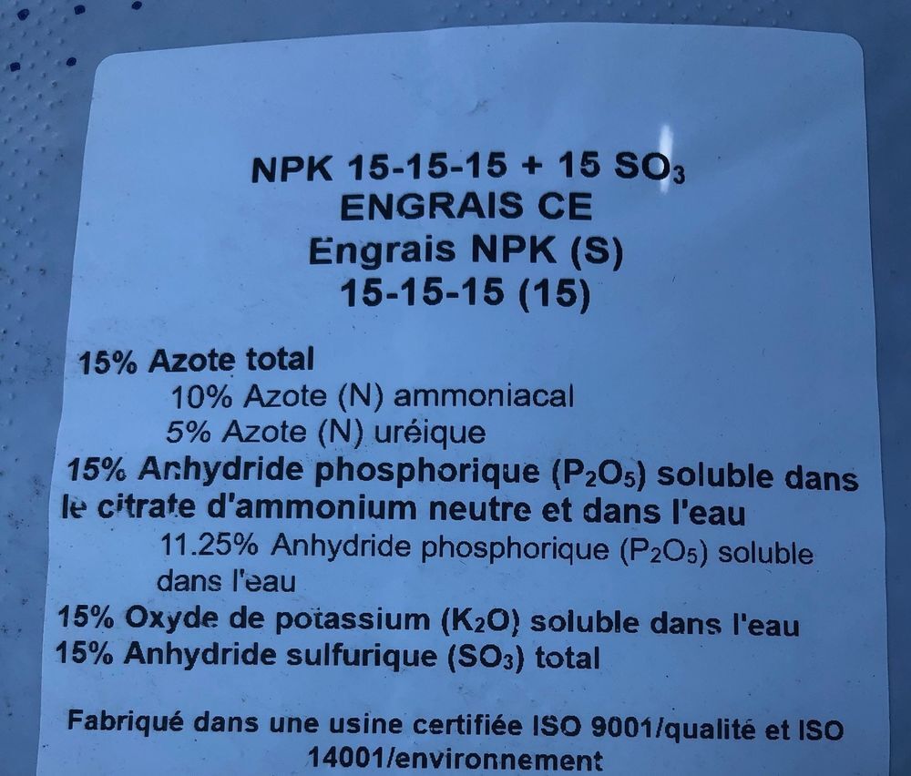 Sacs d'engrais 25 kg 15-15-15 NPK Jardin