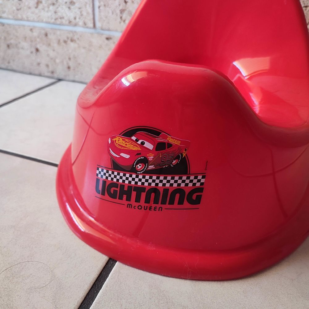 Pot pour b&eacute;b&eacute; rouge Cars McQueen Mobilier enfants
