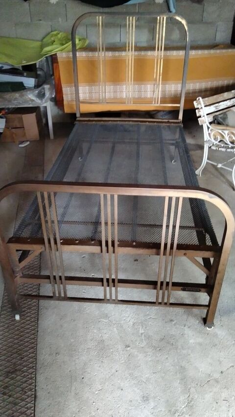 Lit ancien 1 personne laiton et m�tal marque Pardon avec ses 100 Brugny-Vaudancourt (51)