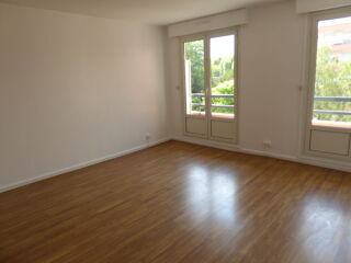  Appartement à louer 2 pièces 67 m²