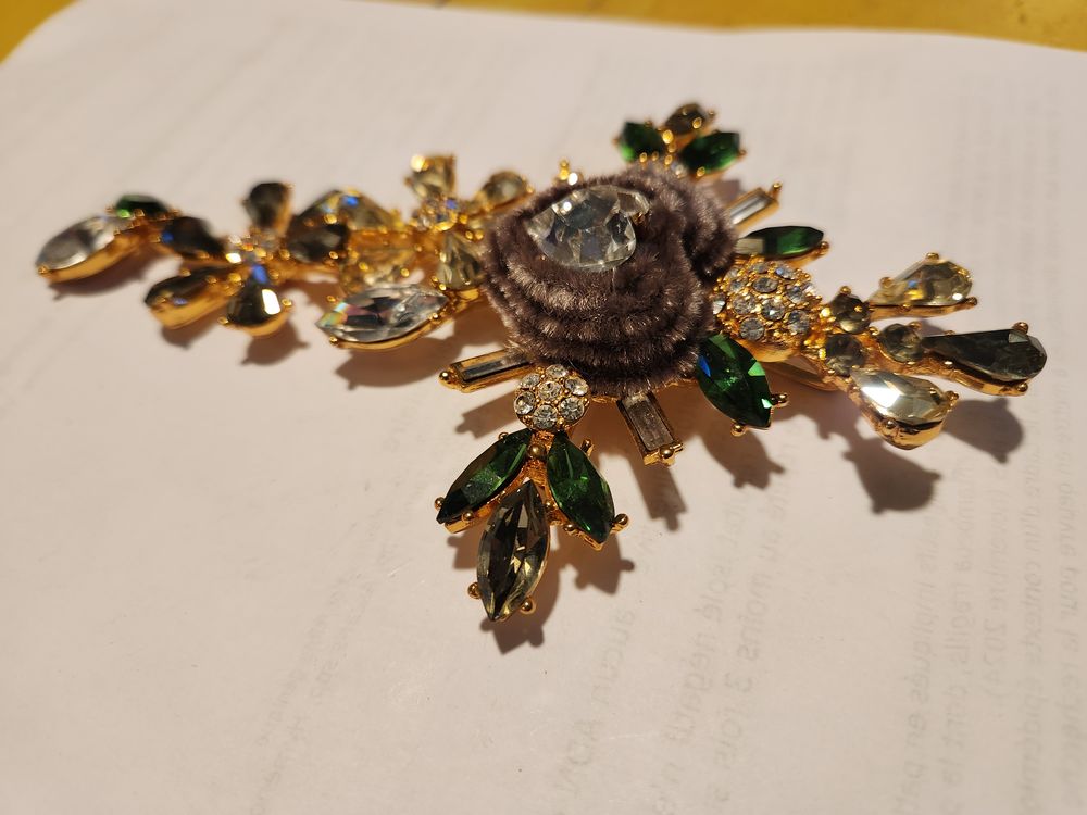 Broche Croix LACROIX GM Strass Crystal Multicolore C?ur Bijoux et montres