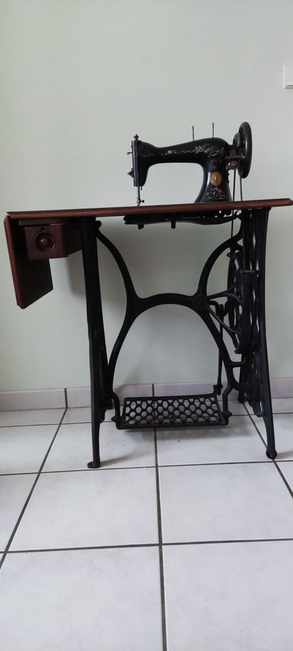 Machine &agrave; coudre des ann&eacute;es 20 Meubles