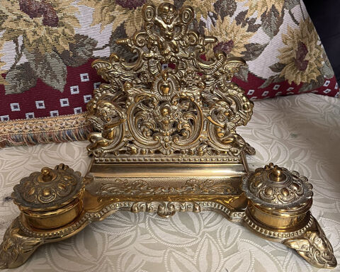 Encrier ancien Napol�on III en laiton massif ? d�cor angelot 260 Gouvieux (60)