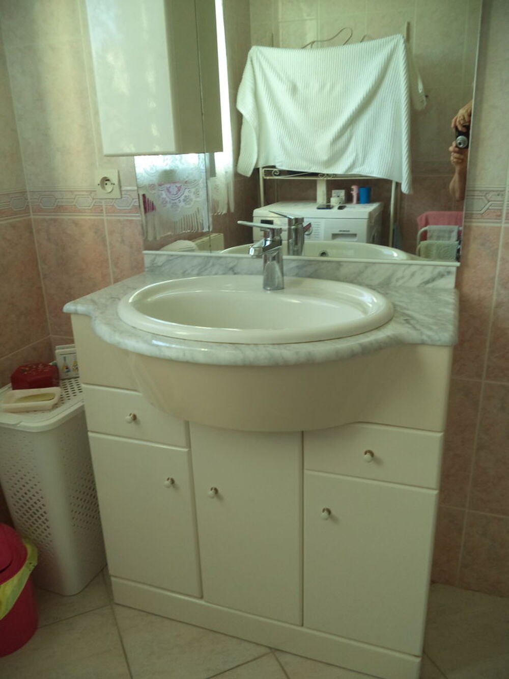 mobilier de salle de bains, Meubles