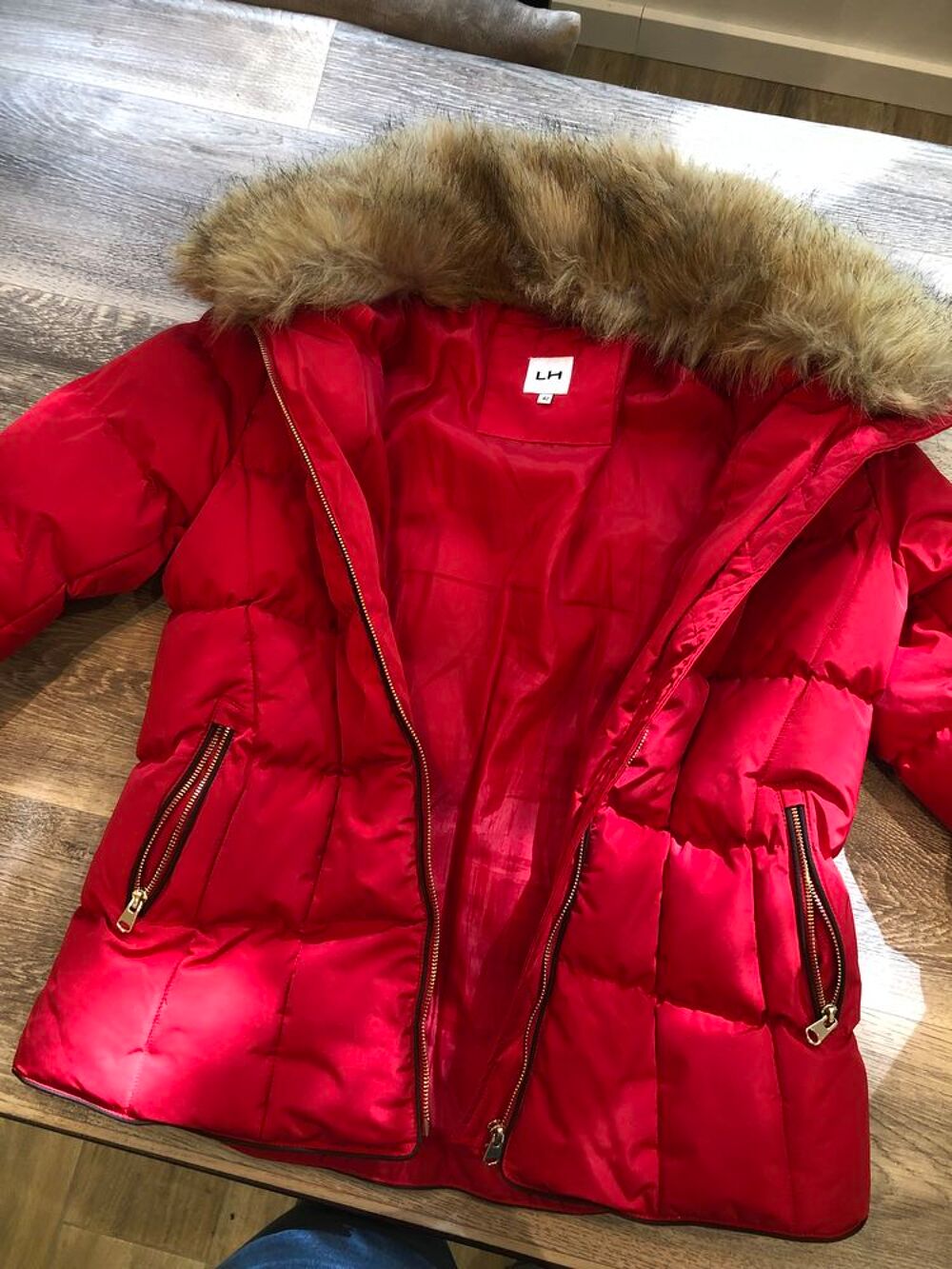 Achetez doudoune femme rouge quasi neuf annonce vente