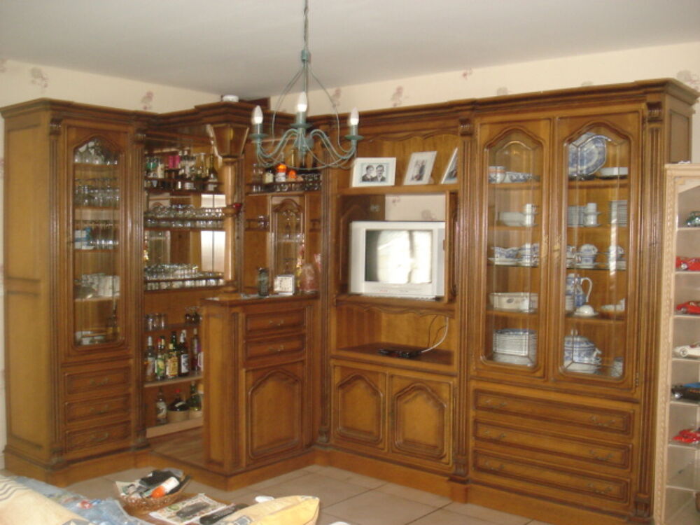 DANS LE 17 MEUBLE LIVING/BAR EN CHENE MASSIF Meubles