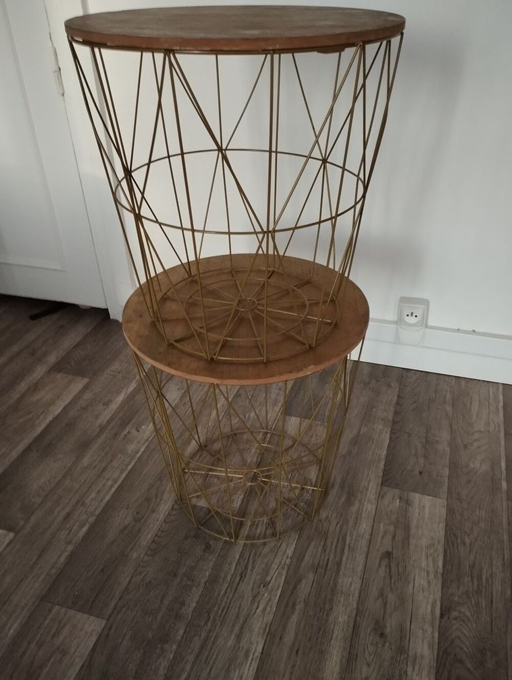 2 tables L&eacute;g&egrave;res rondes de salon ou chambre Meubles