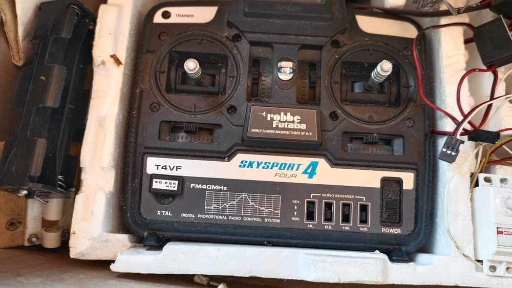 t&eacute;l&eacute;commande mod&eacute;lisme et servos Sports