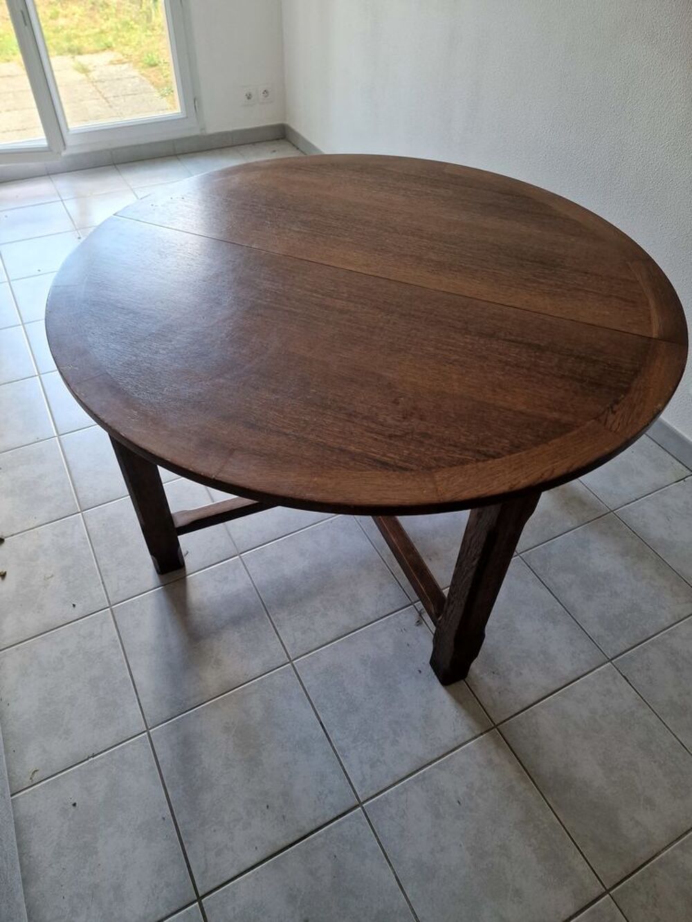 Table a manger. Meubles