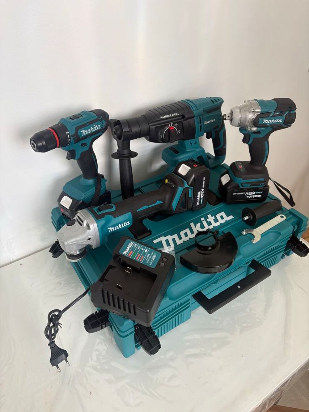 Makita kit 4en1 36v 8ah Bricolage