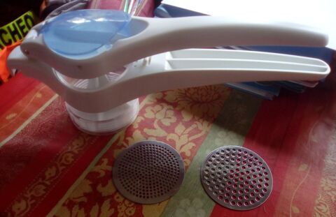 presse pure  main 10 Beauchamp (95)