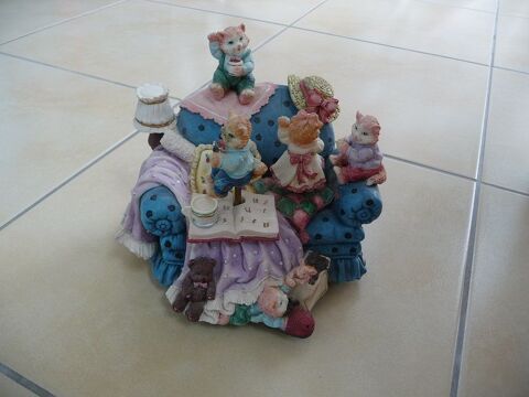 Boite � musique petits chats sur un canap� - quasi neuve 50 Celles-sur-Belle (79)