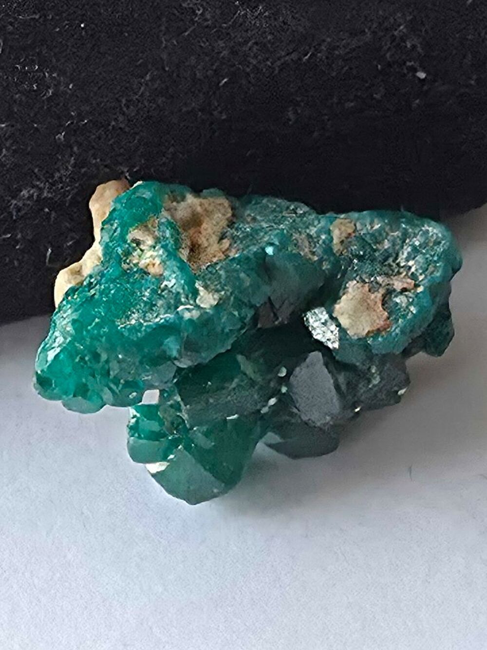 Superbe Dioptase sur Matrice-Katanga, RDC (5g) 