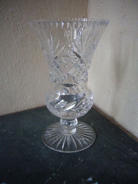 Vase en Cristal sur pied + taill� main 15 Bouxwiller (67)