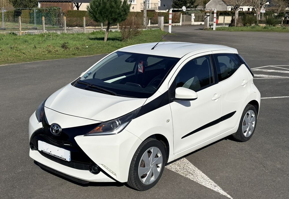 Aygo 1.0 VVT-i x-play 2016 occasion 37260 Monts