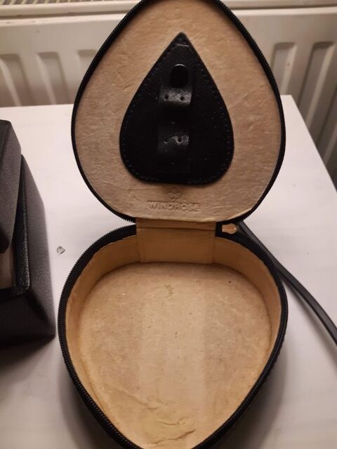 joli coffret  bijoux en cuir noir doubl suedine 35 Noisy-le-Grand (93)