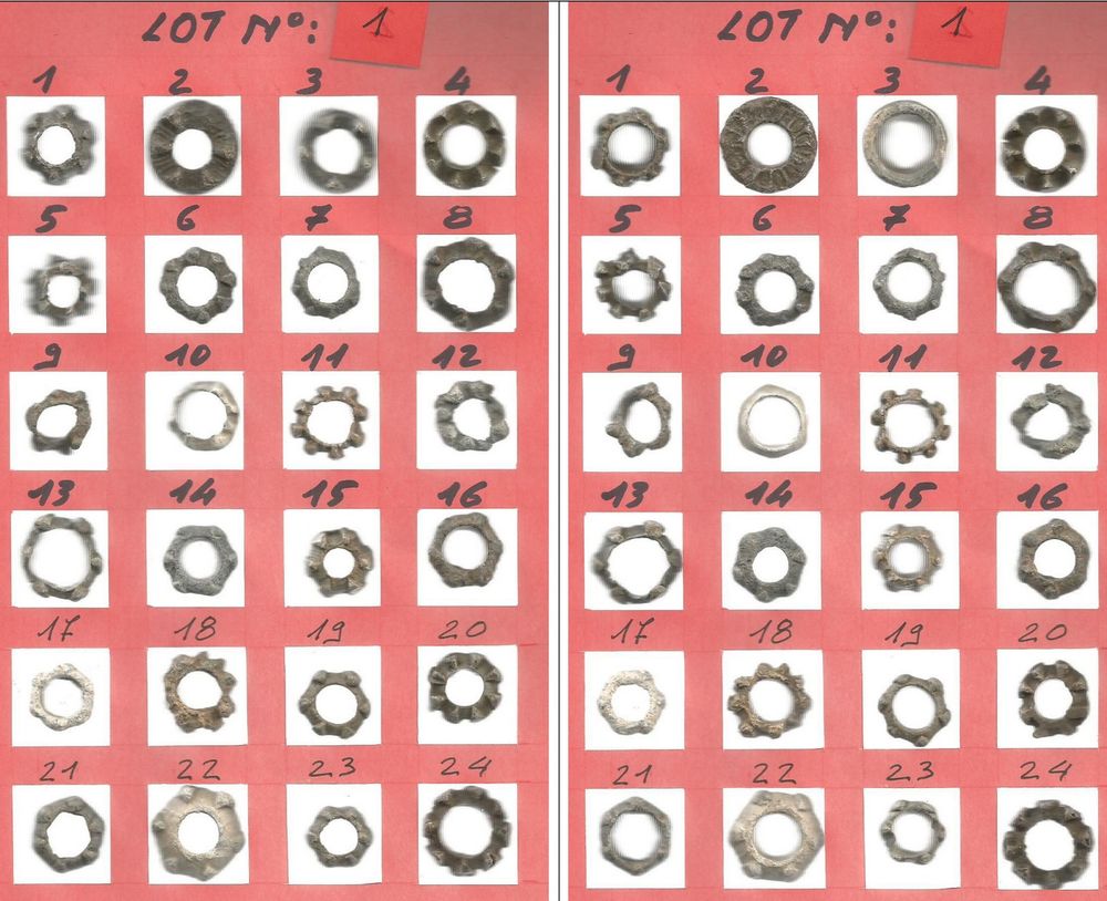 Lot de 70 rouelles ou fusa&iuml;oles et 54 anneaux de bronze 