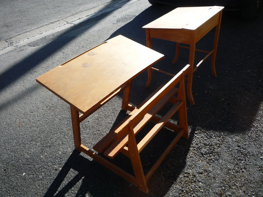 Bureau d'&eacute;colier
avec banc Meubles