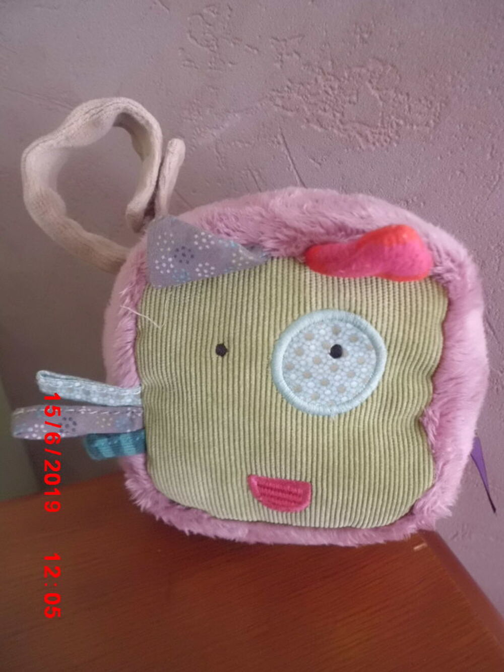 PELUCHE CUBE CHAT LES JOLIS PAS BEAUX Jeux / jouets