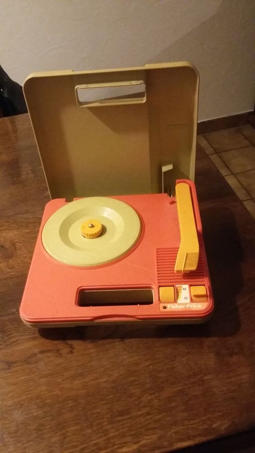 tourne-disque fisher price (33 et 45 tours ) ann&eacute;ee 82 Jeux / jouets