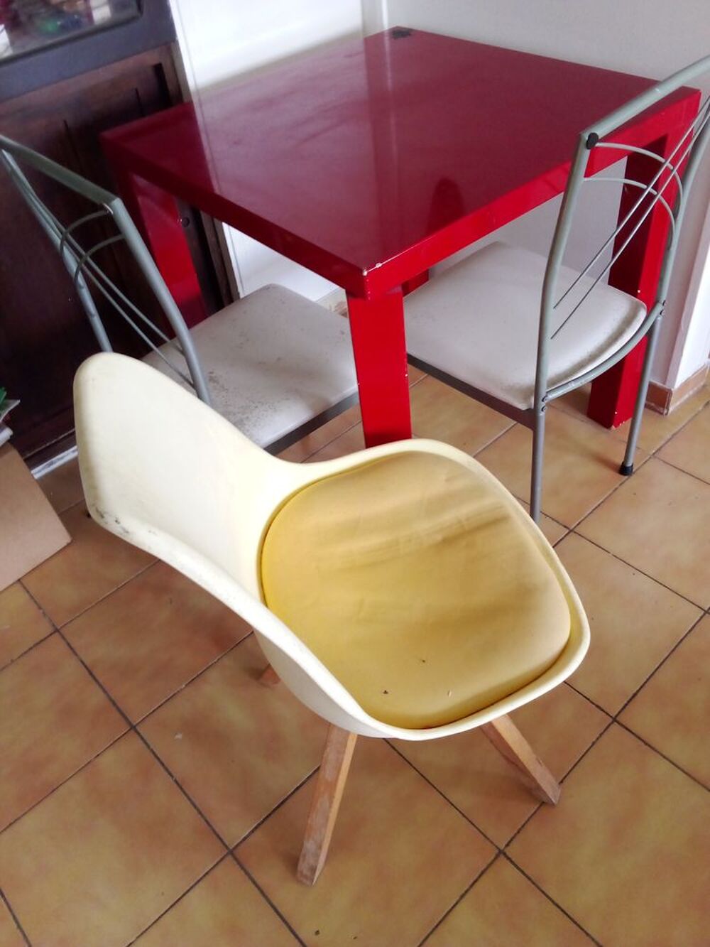 1table basse de salon 1table rouge de salon 1meuble T Meubles