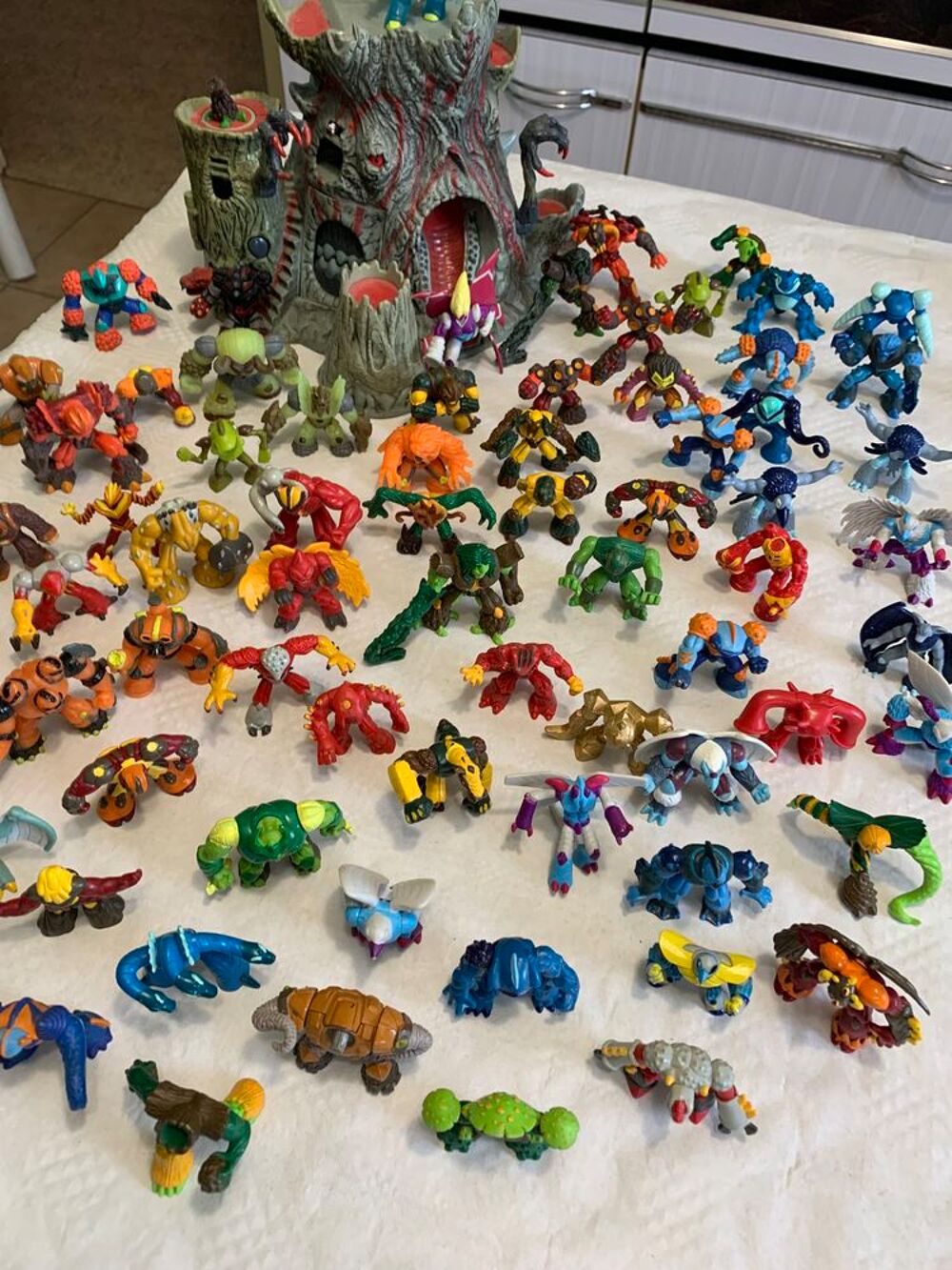 82 figurines gormiti Jeux / jouets