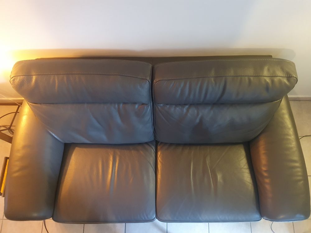 Canap&eacute; cuir Nicoletti Home Center
Meubles