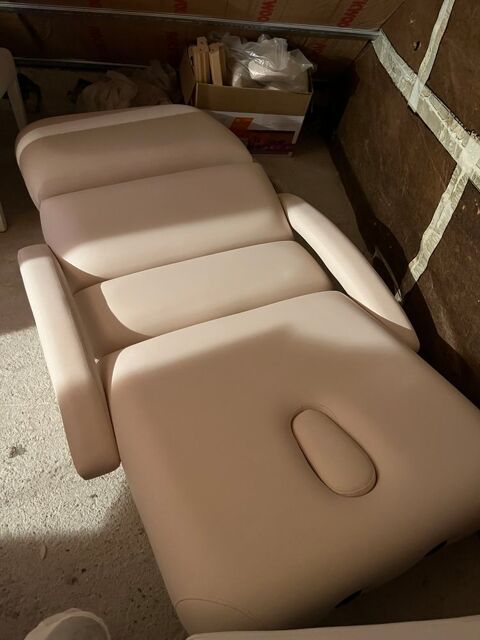 Table de luxe fixe de massage  1000 Saint-Gibrien (51)