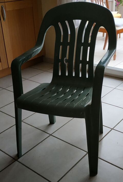 chaises de jardin 50 Saint-Vincent-de-Reins (69)