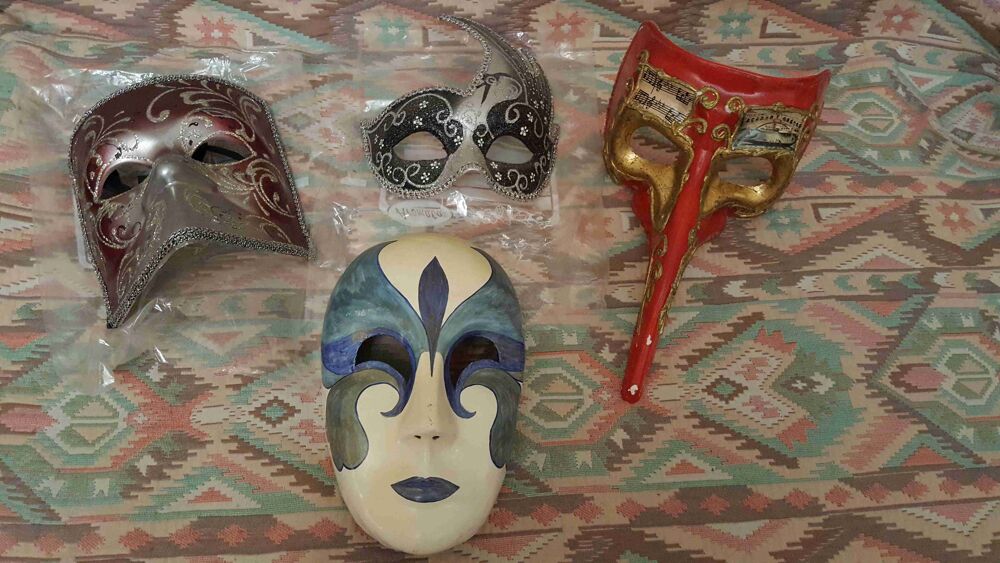 Lot de 4 masques de Carnaval de Venise 