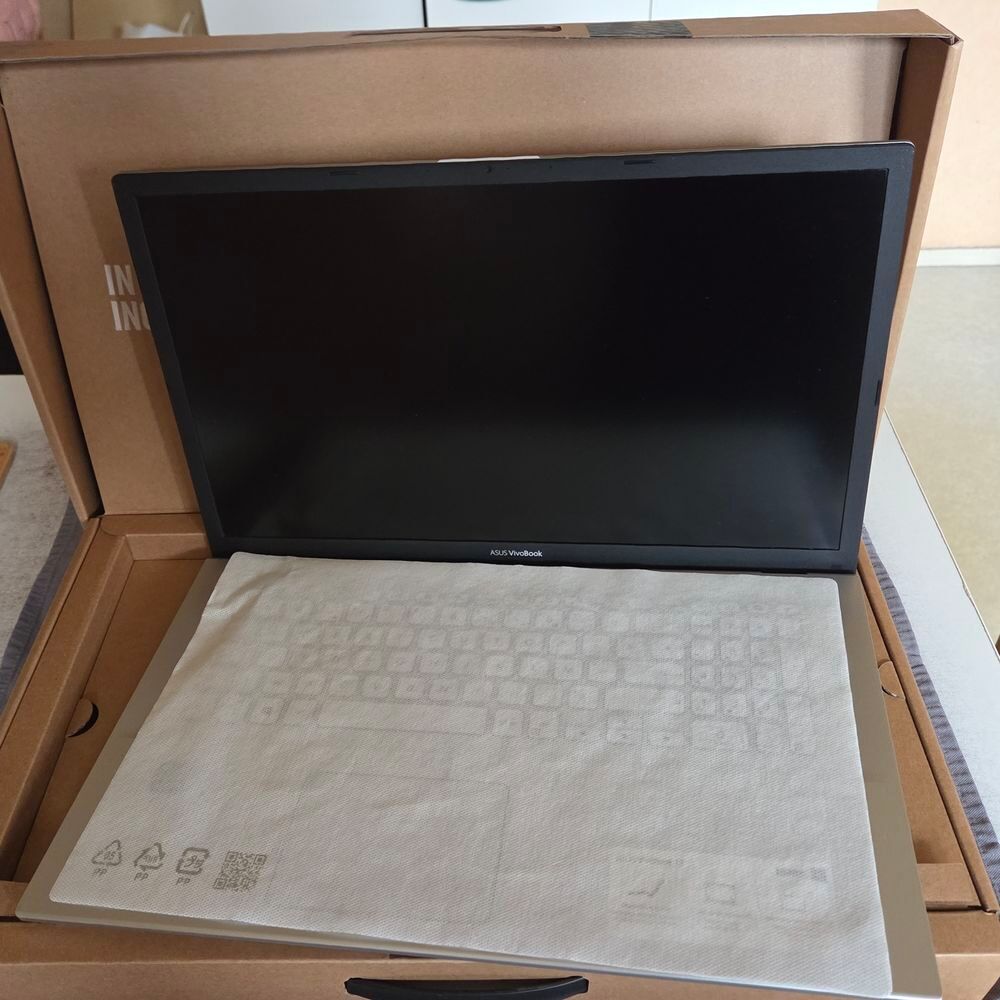 P.C portable ASUS Vivobook 17.3 pouces Matériel informatique
