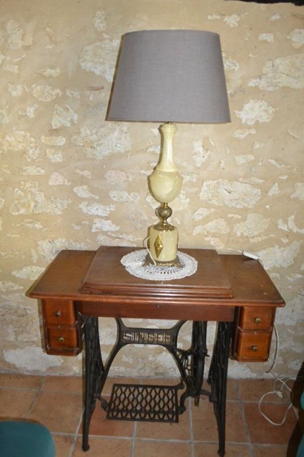 machine &agrave; coudre singer ;tr&egrave;s bel objet d&eacute;coration Meubles
