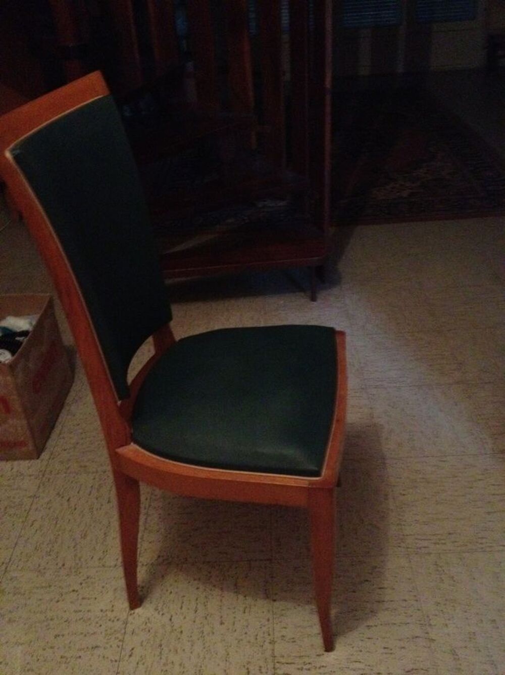 2 chaises ann&eacute;e 1960 25euros les deux Meubles