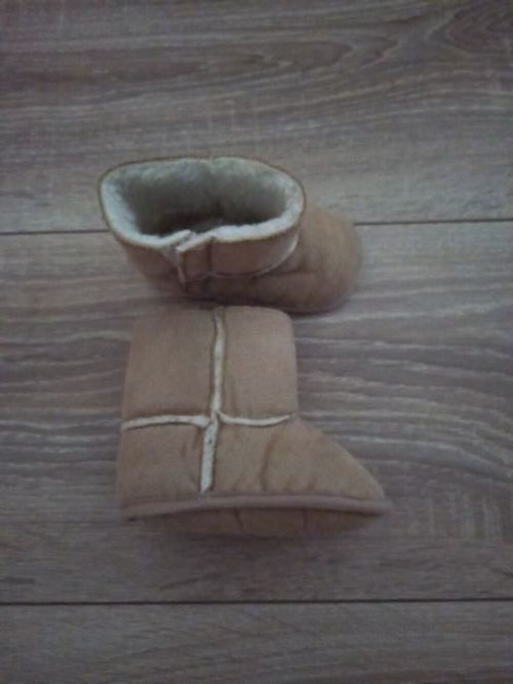Bottes b&eacute;b&eacute; beige marque Kimbaloo 6 a 12 mois Chaussures enfants