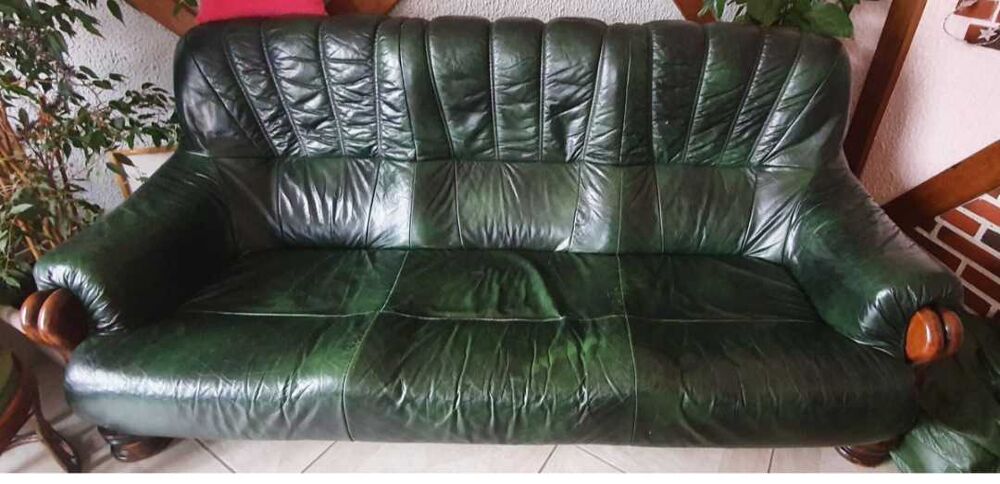 canap&eacute; et fauteuils en cuir Meubles