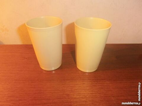 2 verres Tupperware (54) 3 Tours (37)