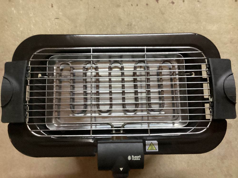 barbecue - plancha &eacute;lectrique RUSSEL HOBBS 20950-56. Electroménager