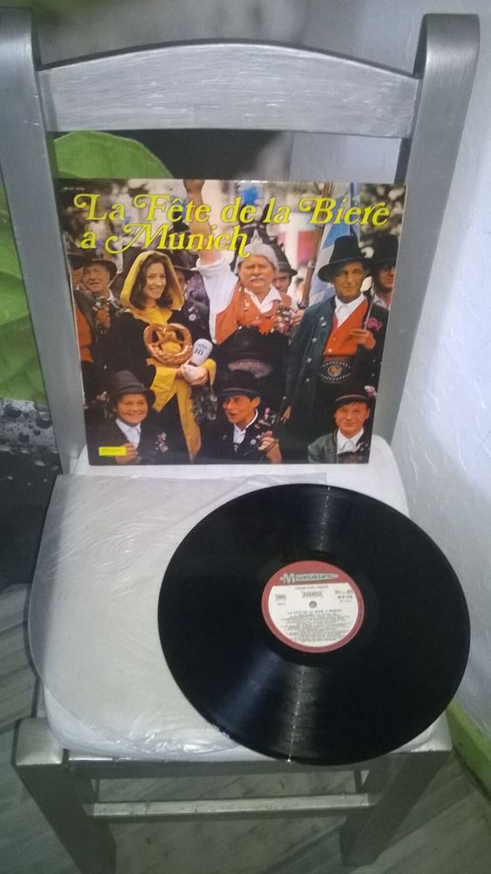Vinyle La F&ecirc;te De La Bi&egrave;re &Agrave; Munich
Excellent etat
Bergzau CD et vinyles