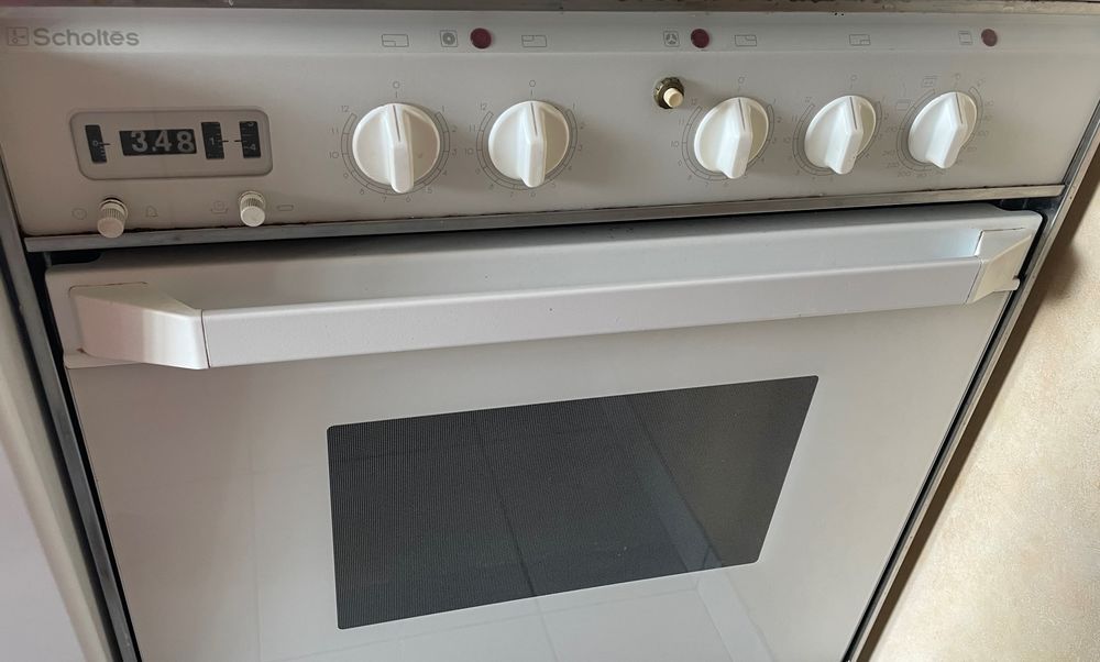 Cuisini&egrave;re Scholt&egrave;s Combin&eacute; Four+4 plaques vitro c&eacute;ramiques Electroménager