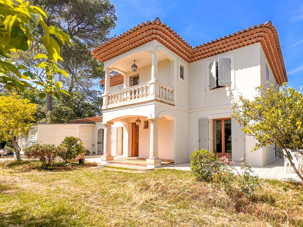 Vente Maison Spacieuse Villa 164m² + T2 indépendant 35m² ? Terrain 1687m² Roquefort-les-pins