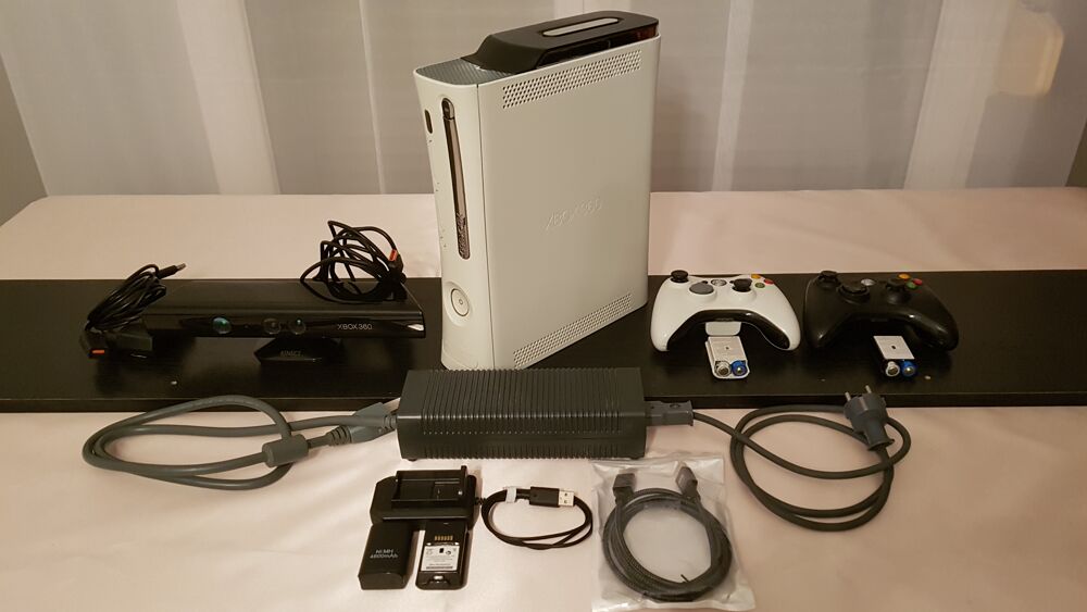 Console Microsoft XBOX 360 : Kinect + 15 jeux, 2 manettes. Consoles et jeux vidéos