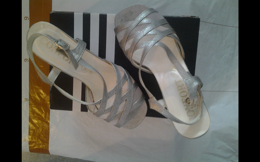 Vends, Nu pieds f&eacute;minin T 34 Chaussures