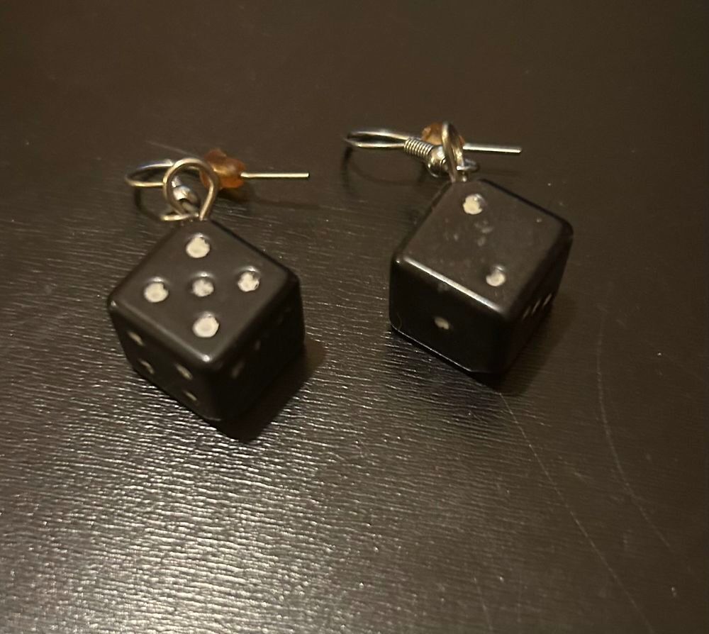 paires de Boucles d'oreilles fantaisie Bijoux et montres