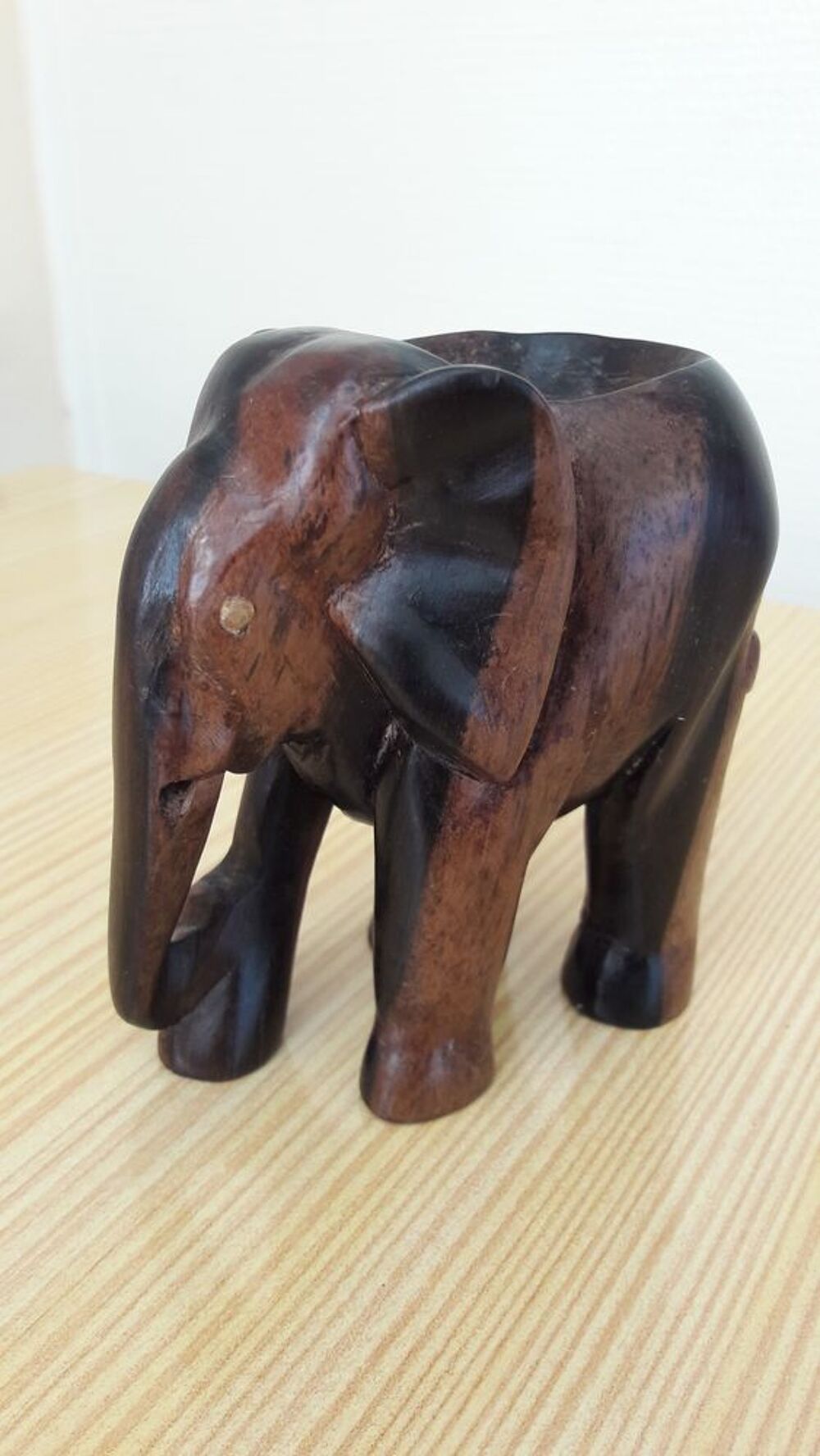 petit &eacute;l&eacute;phant en bois Décoration