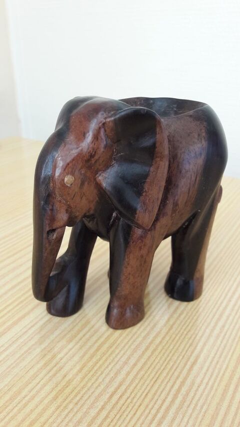 petit éléphant en bois 15 Fontenay-aux-Roses (92)