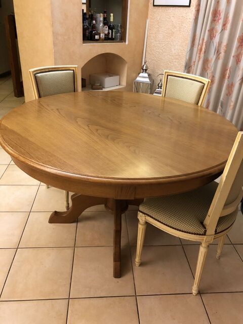 table ronde  en chêne  0 Cagnes-sur-Mer (06)